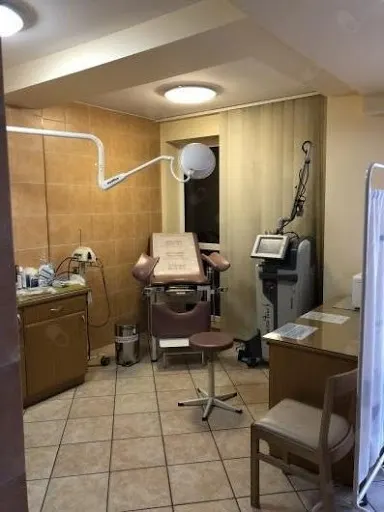 dr.n.med. Krzysztof Dąbrowski, Ginekolog